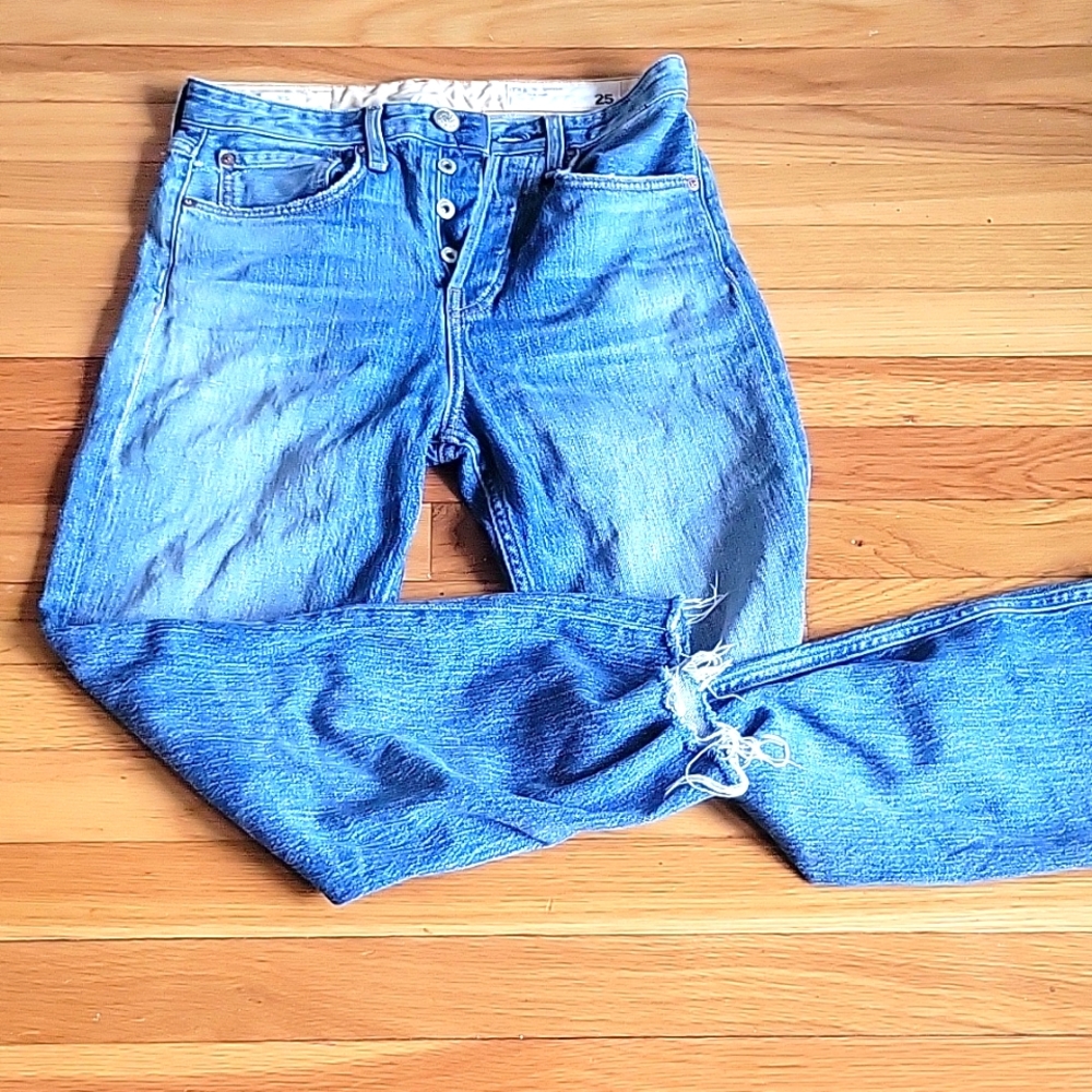 EUC Rag & Bone distressed cropped jeans